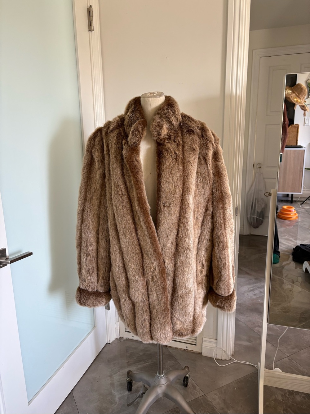 Vintage Women’s Luxury Brown faux mink Fur Coat